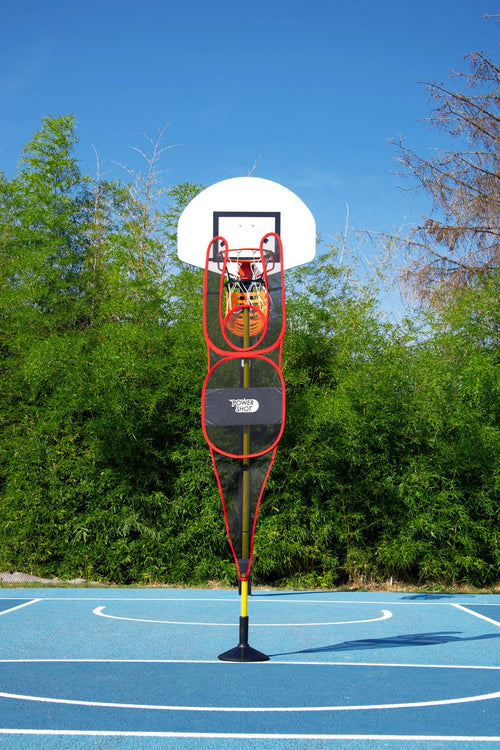 Defensieve basketbalpop met slalompaal en verzwaarde voet