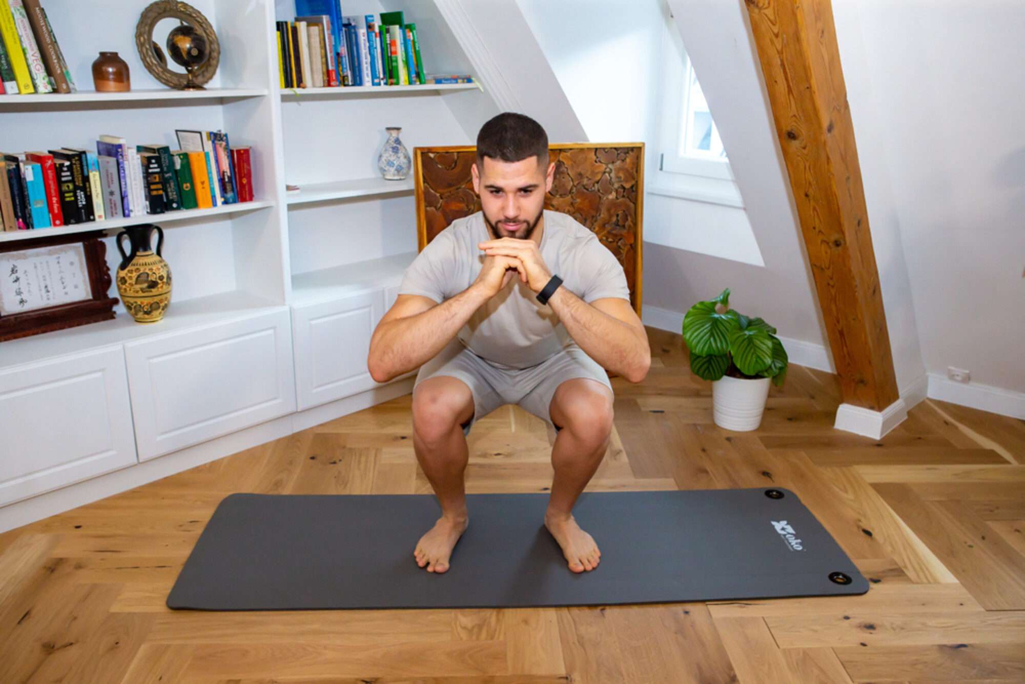 Image du produit : Tapis de yoga OKO avec oeillets épaisseur au choix 0,8 ou 1,5 cm