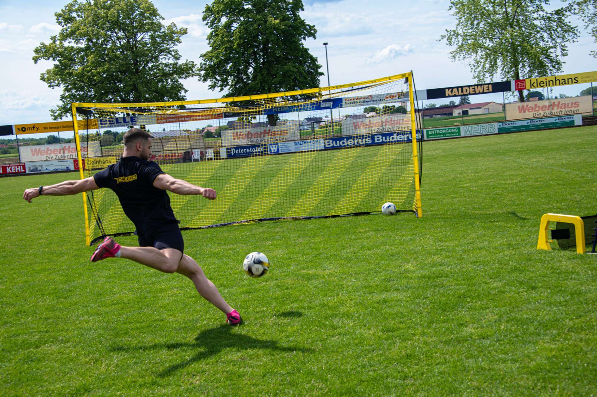 Image du produit : But de foot MULTI-SIZE - QuickFire® - 3,60 ou 4,90 m x 1,80 ou 2,10 m