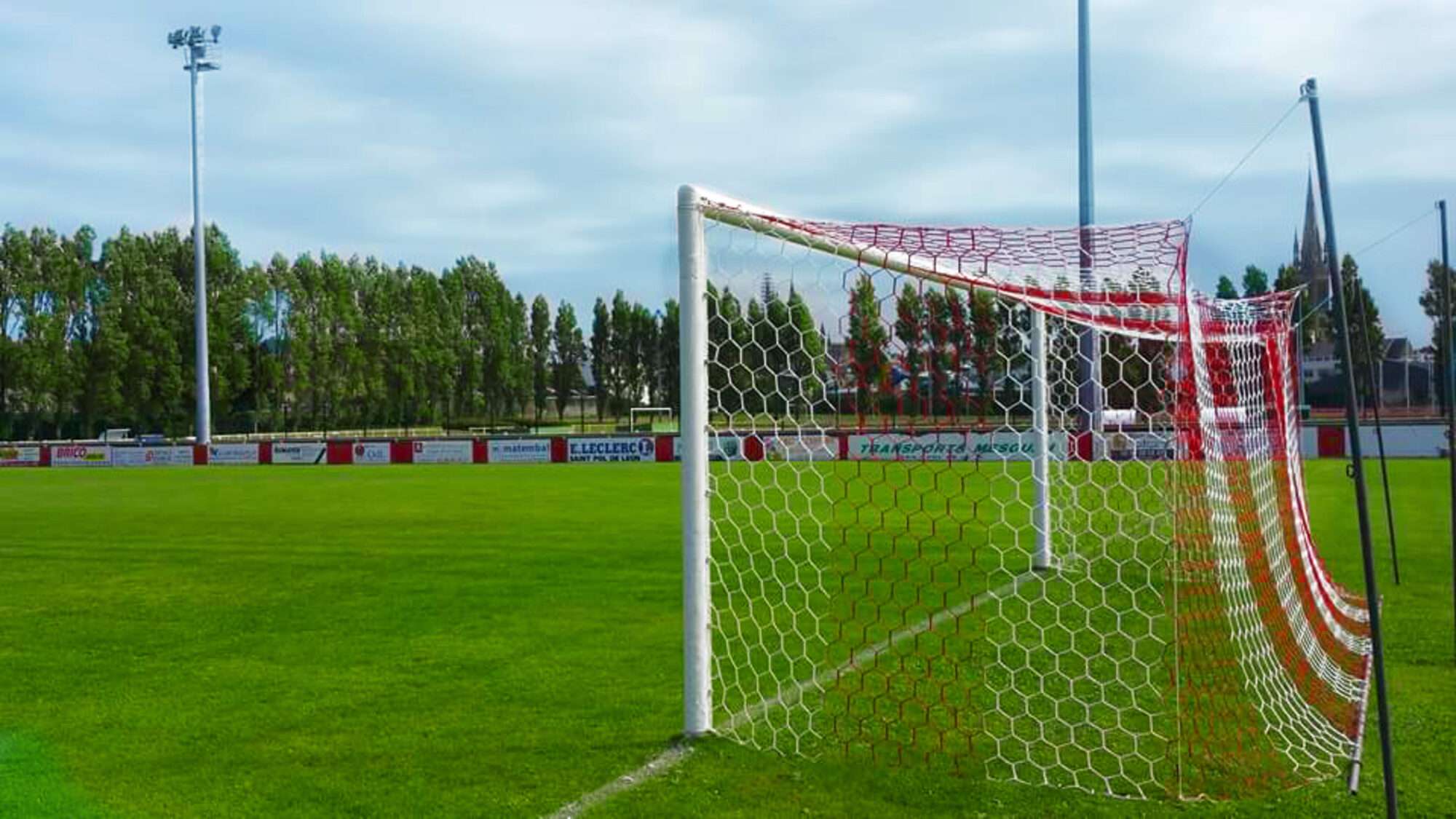 Image du produit : Filet de foot - 7,32 x 2,44 x 2 x 2 m - 4mm - BLANC / ROUGE