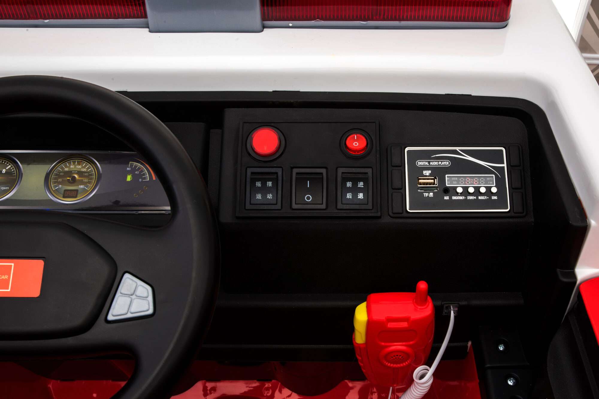 Image du produit : Fire Truck with fire alarm light (3-8 years)