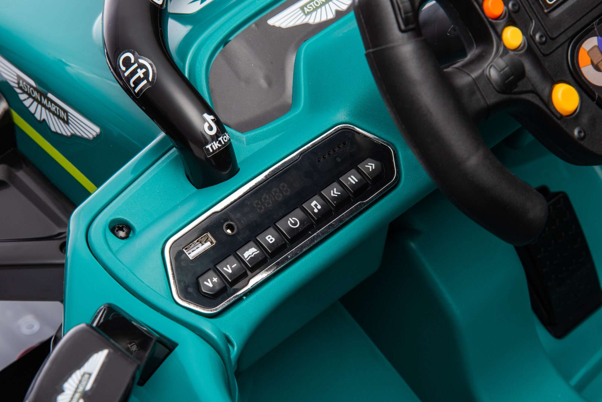 Image du produit : Licensed Aston Martin AMR23 in Green color (3-8 years)