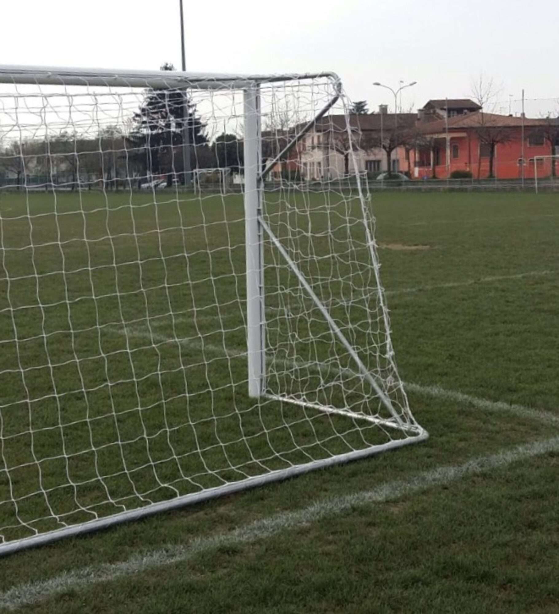 Image du produit : But de foot à 8 : 6 x 2.10 m en aluminium - Transportable - Couleur au choix