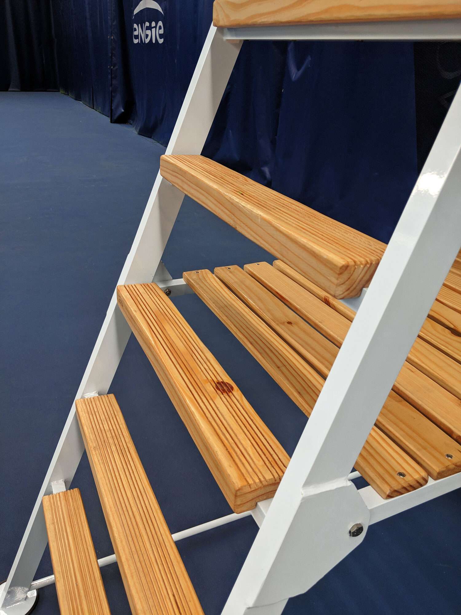 Image du produit : Chaise d'arbitre en aluminium + bois compétition blanc